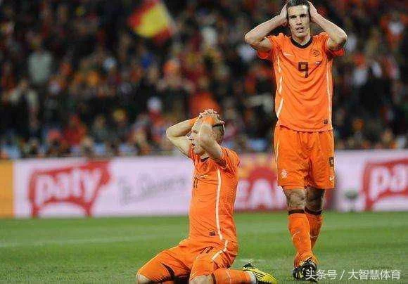 马赛发布备战花絮，国际比赛日复出首秀，荷甲任务艰巨，球队文化再被提及 -开云体育娱乐